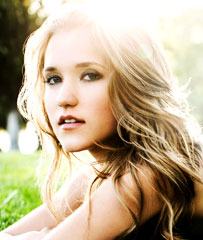 Live Chat with Emily Osment, Today at 3PM/PST!