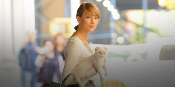 Taylor Swift Lets Hundreds of Fans Into Her Home For ‘1989’ Listening Parties