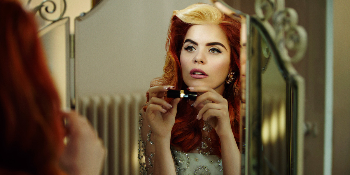 Watch as Paloma Faith Preps For Show Time 