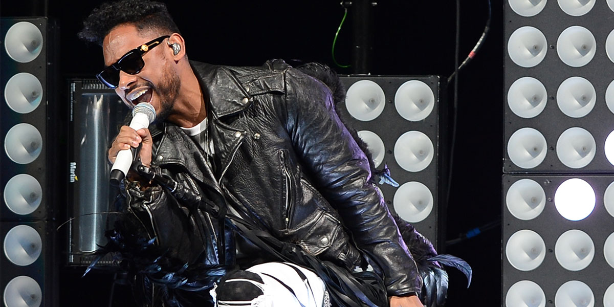 Five Minutes to the Stage With Miguel